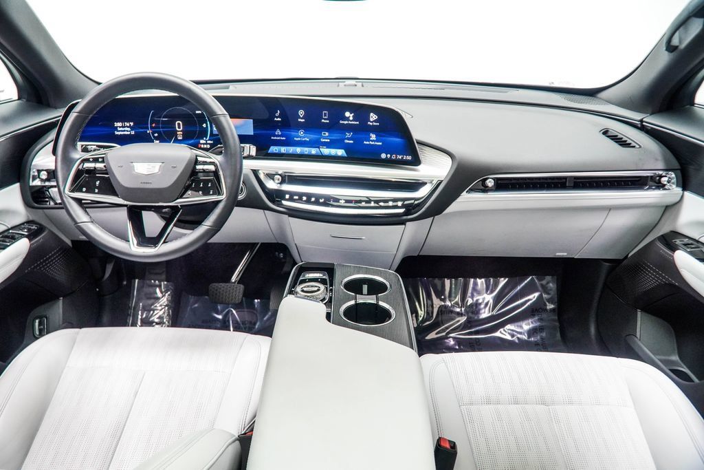 Used 2024 Cadillac Lyriq Sport AWD/4WD image 5