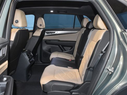 New 2026 Volkswagen Atlas Cross Sport SE image 15