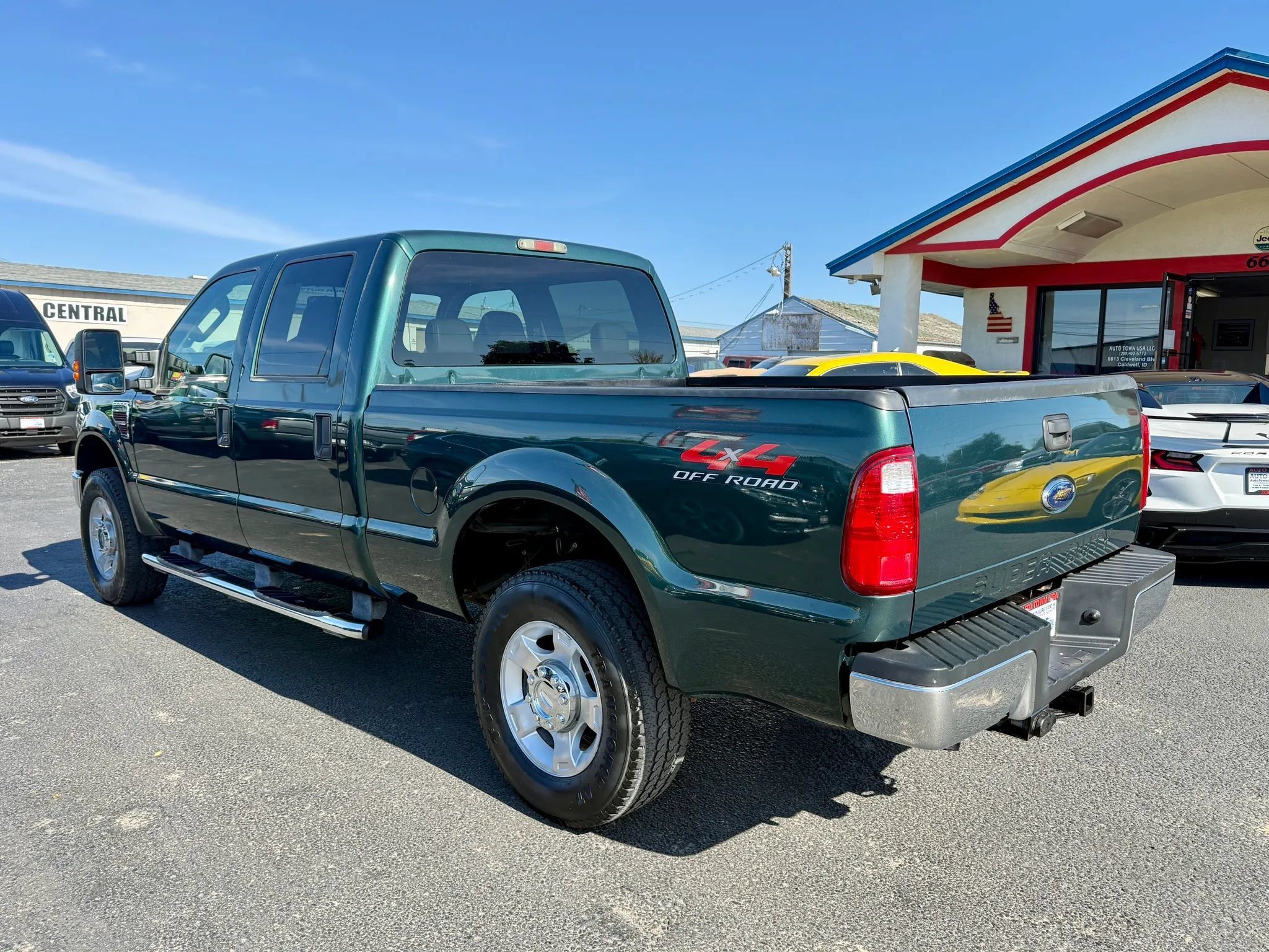 Used 2009 Ford F250 XLT AWD/4WD image 3