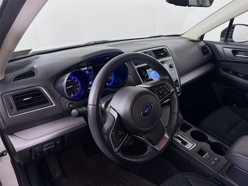 Used 2019 Subaru Outback 2.5i Premium image 9