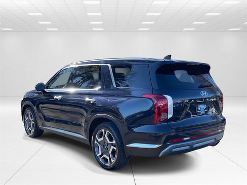 Used 2023 Hyundai Palisade Limited image 4