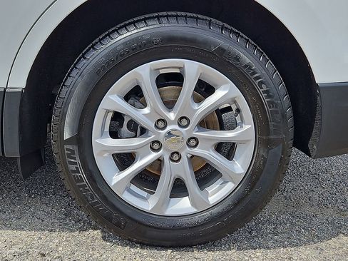 Used 2020 Chevrolet Equinox LS w/ LS Convenience Package AWD/4WD image 36