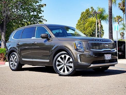 Used 2021 Kia Telluride S FWD image 2