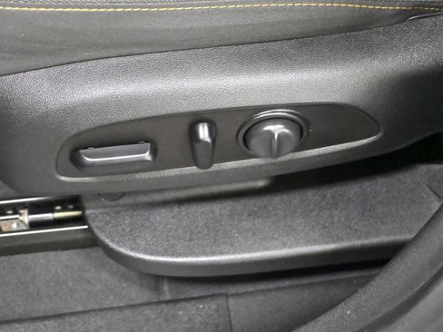 Used 2019 Chevrolet Equinox LT image 9