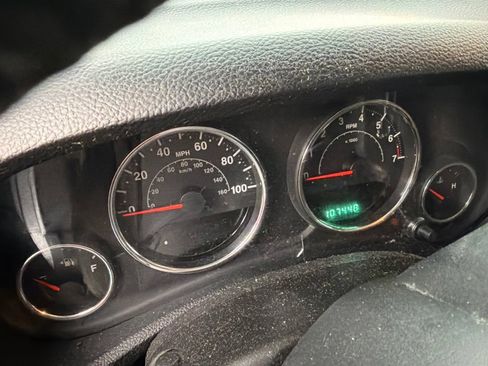 Used 2013 Jeep Wrangler Sport AWD/4WD image 5