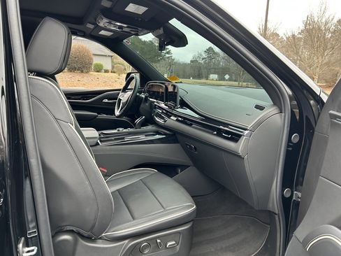 Used 2024 Cadillac Escalade Sport w/ LPO, ONYX Package image 41