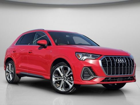 Used 2020 Audi Q3 2.0T Premium Plus image 2