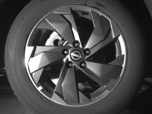 Used 2025 Nissan Rogue SV FWD image 15