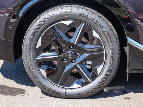 New 2025 Kia EV6 Wind image 19