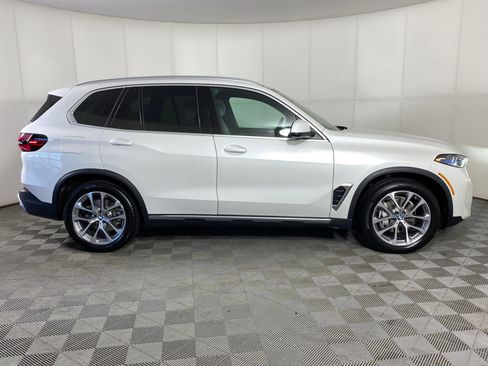 Certified 2024 BMW X5 xDrive40i w/ Premium Package image 8