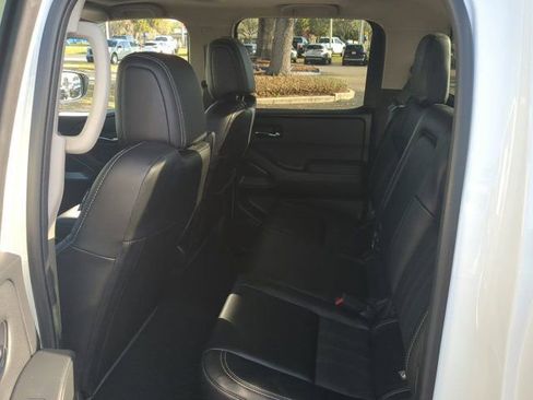 Used 2024 Nissan Frontier SL w/ Technology Package RWD image 13
