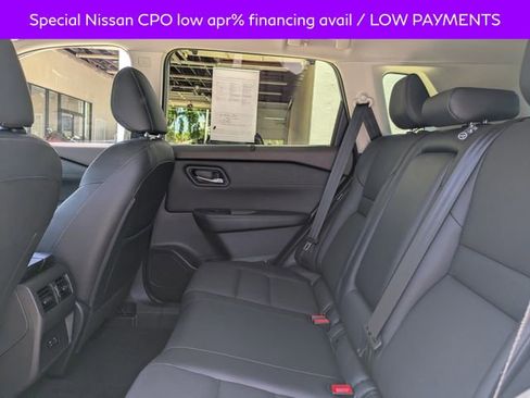 Used 2023 Nissan Rogue SV w/ SV Premium B Package FWD image 14