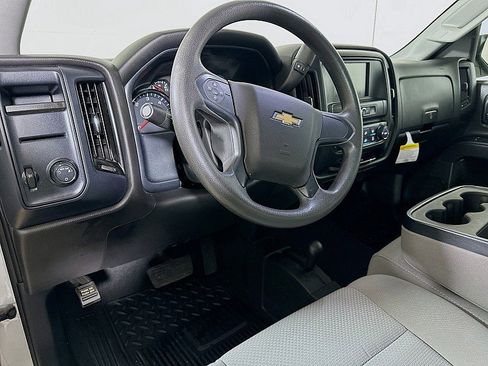 Used 2019 Chevrolet Silverado 1500 Custom w/ Custom Convenience Package image 9