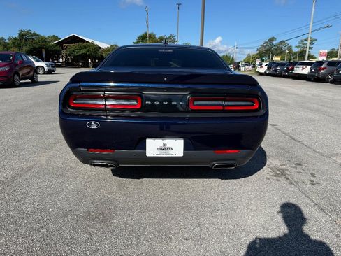 Used 2015 Dodge Challenger SXT Plus w/ Driver Convenience Group RWD image 3