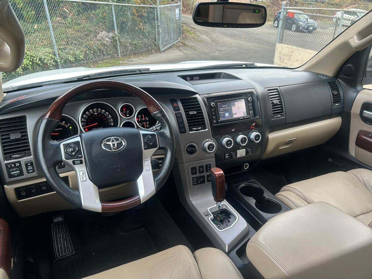 Used 2014 Toyota Sequoia Platinum w/ Preferred Accessory Package AWD/4WD image 13