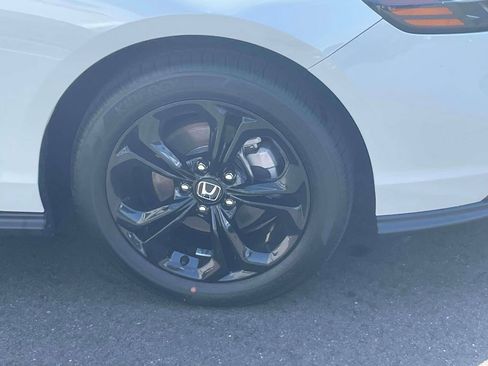 Used 2025 Honda Accord SE image 8