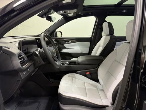 New 2026 Chevrolet Traverse High Country image 16