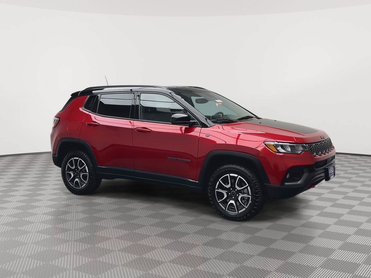 Used 2025 Jeep Compass Trailhawk AWD/4WD image 36