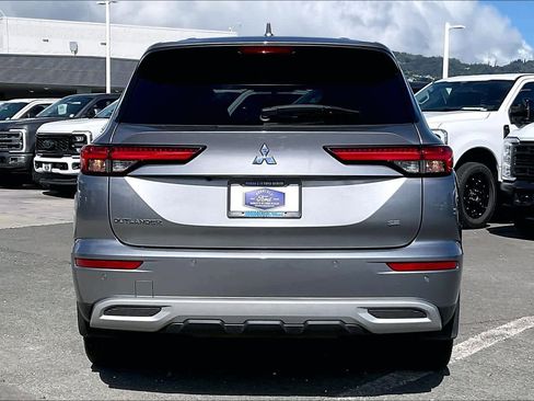 Used 2023 Mitsubishi Outlander SE FWD image 5