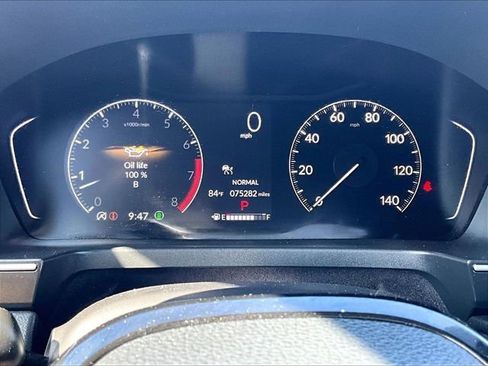 Used 2024 Honda Pilot Touring image 3