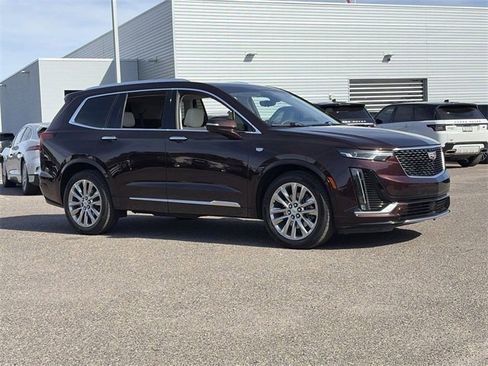 Used 2021 Cadillac XT6 Premium Luxury image 4