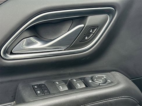 Used 2024 Chevrolet Suburban LT image 22