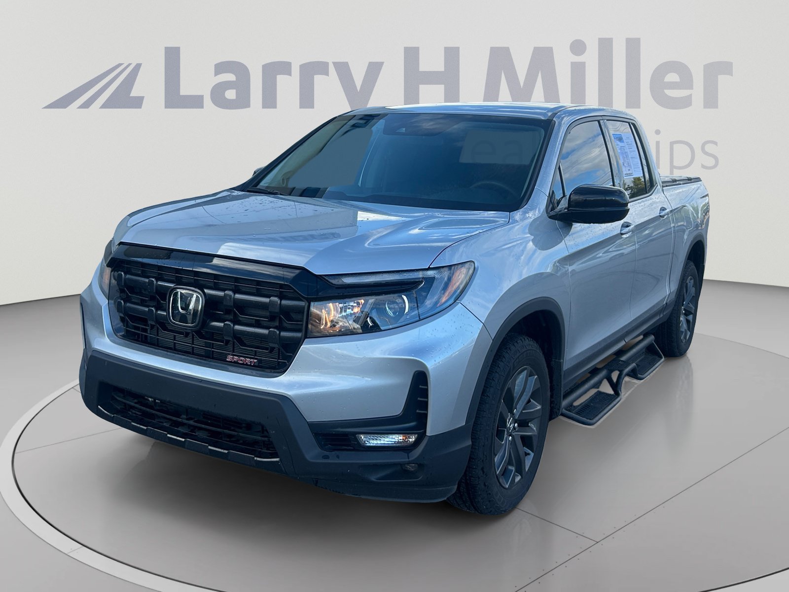 Used 2025 Honda Ridgeline Sport image 1