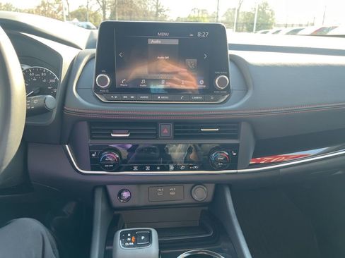 New 2025 Nissan Rogue SV image 17