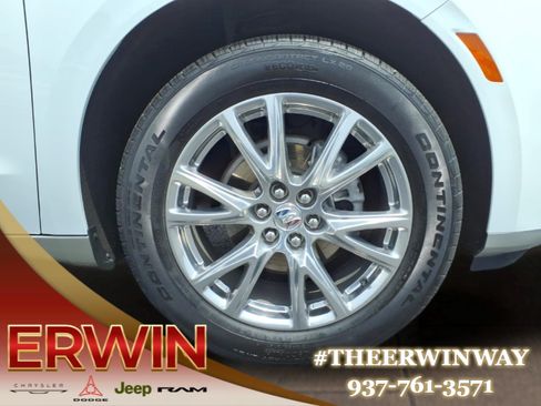Used 2023 Buick Enclave Essence w/ Experience Buick Package FWD image 9