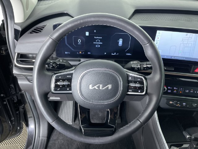 Used 2025 Kia Carnival SX Prestige FWD image 27