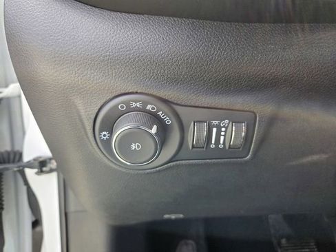 Used 2025 Jeep Compass Trailhawk AWD/4WD image 20