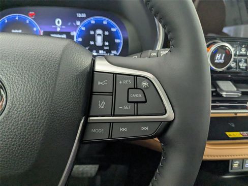 New 2026 Toyota Highlander Platinum image 16