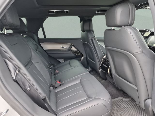 Used 2025 Land Rover Range Rover Sport SE AWD/4WD image 20