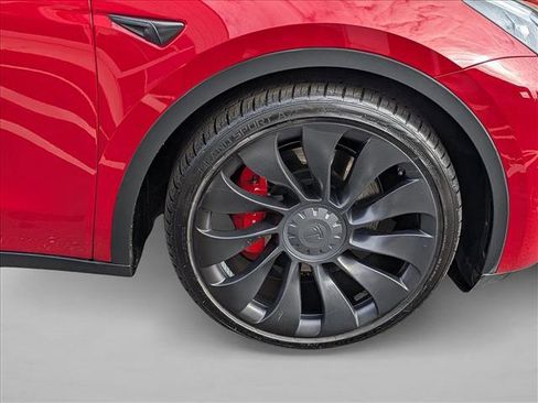 Used 2022 Tesla Model Y Performance image 22