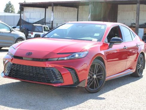 Used 2026 Toyota Camry Hybrid FWD image 9