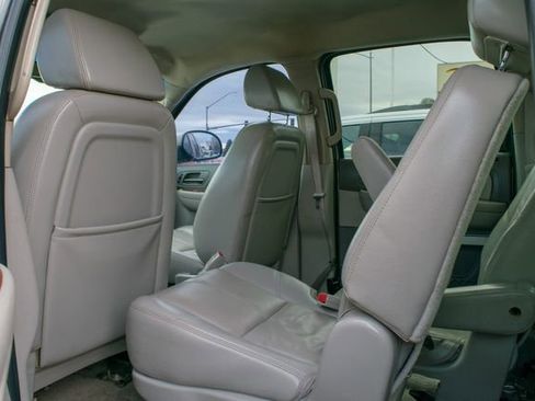 Used 2009 GMC Yukon XL SLT image 19