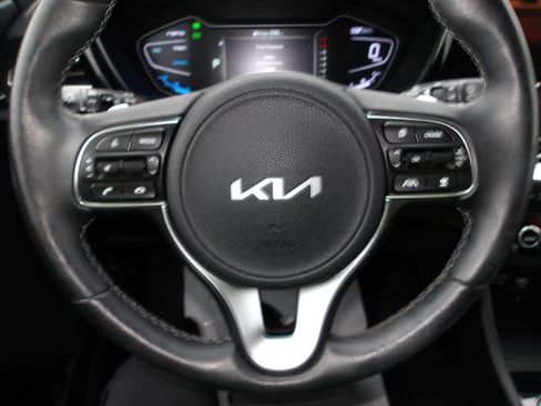 Used 2022 Kia Niro EX Premium image 18
