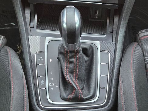 Used 2017 Volkswagen GTI S image 22