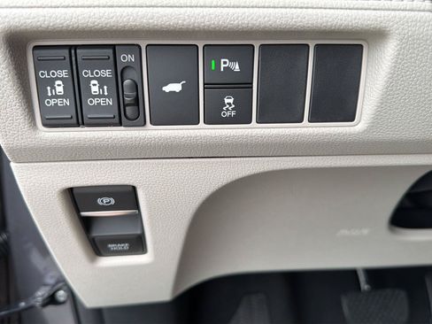 New 2026 Honda Odyssey Elite image 18