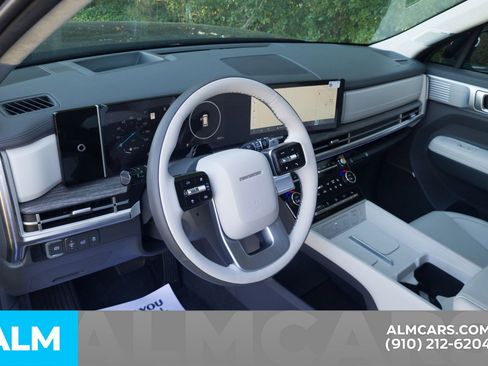 Used 2025 Hyundai Santa Fe Calligraphy image 16