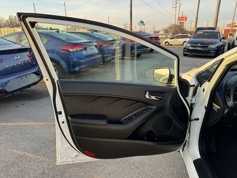 Used 2015 Kia Forte EX image 25