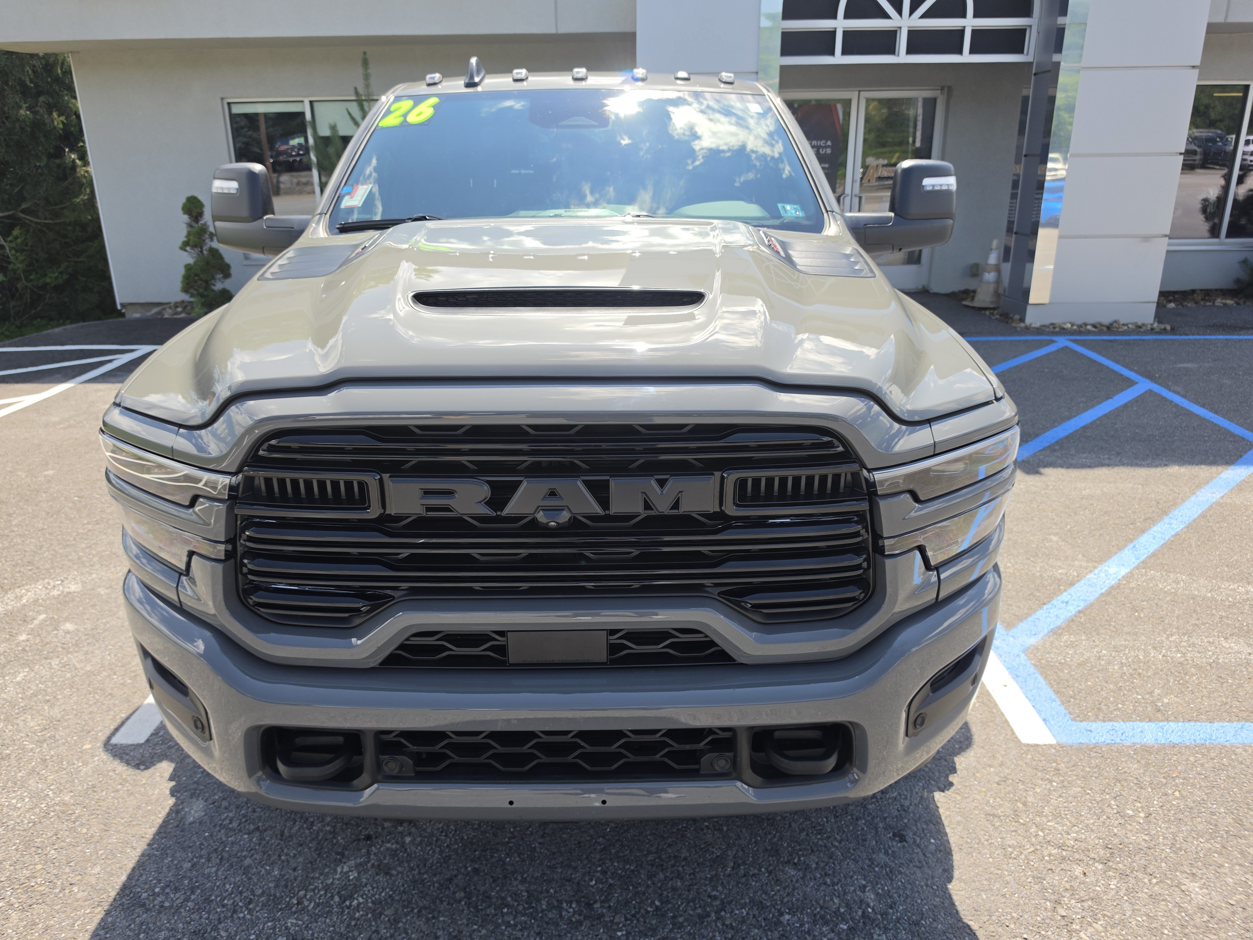 Used 2026 RAM 3500 Laramie AWD/4WD image 9