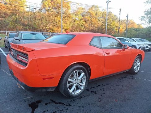 Used 2022 Dodge Challenger SXT image 7