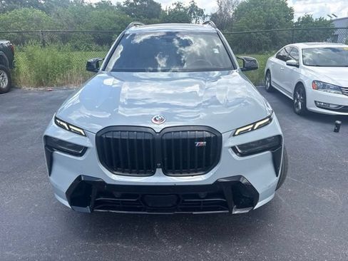 Used 2023 BMW X7 M60i AWD/4WD image 2