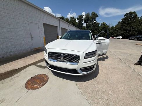 Used 2020 Lincoln Nautilus Reserve w/ Equipment Group 201A FWD image 4