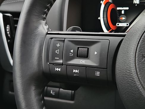 Certified 2022 Nissan Rogue Platinum w/ Head-Up Display Package image 21