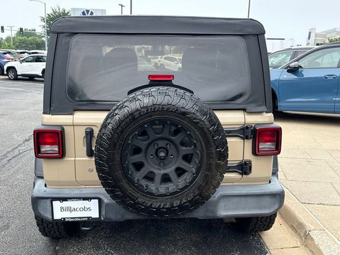 Used 2019 Jeep Wrangler Sport AWD/4WD image 5