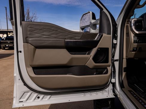 Used 2026 Ford F450 Platinum w/ Platinum Plus Package image 37