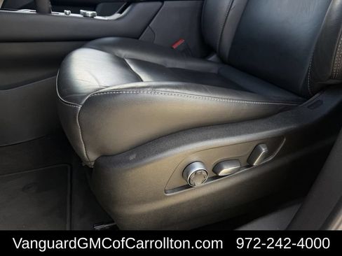 Used 2025 Cadillac XT4 Premium Luxury FWD image 34