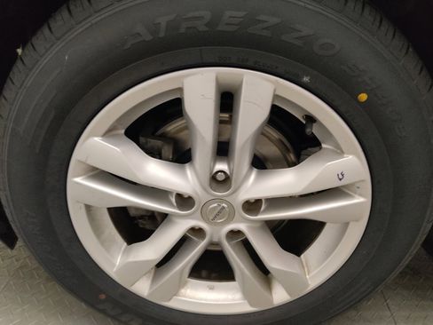 Used 2015 Nissan Rogue SV image 31